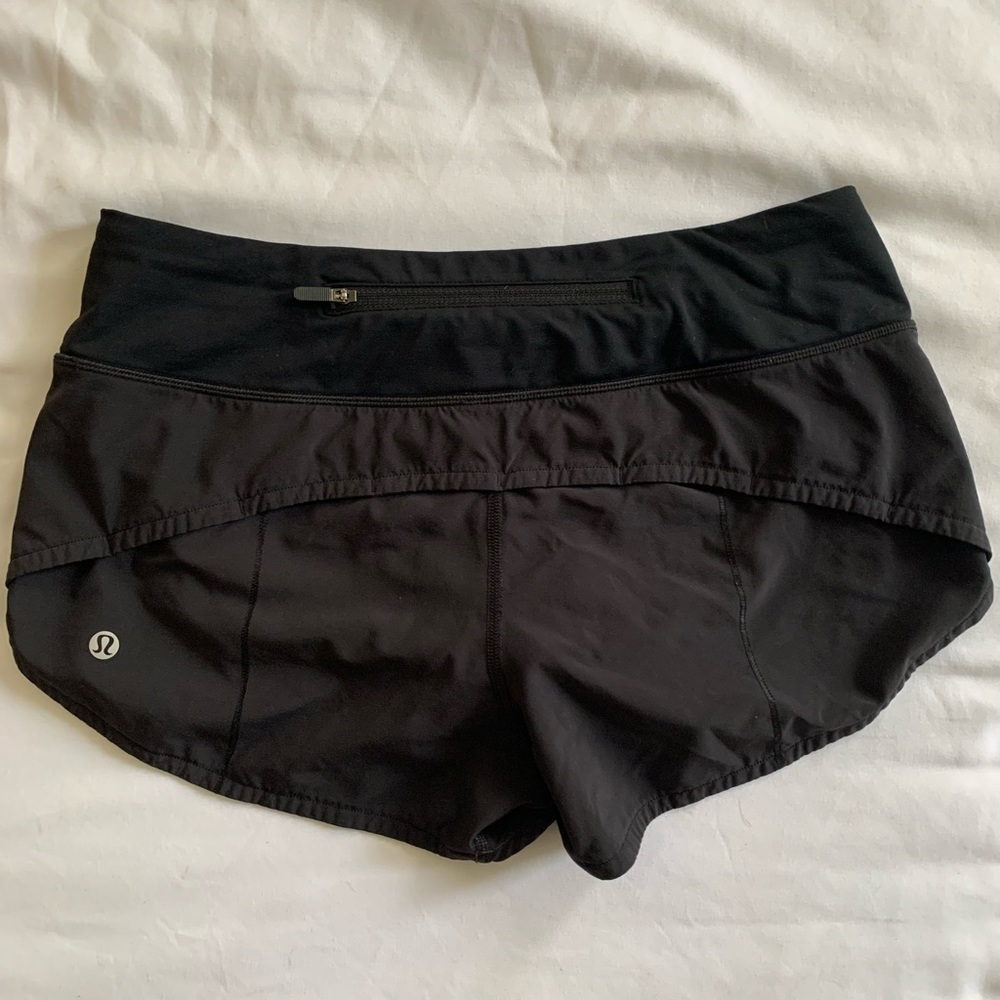 Lululemon size 4 speed up short 2.5” - Picture 2 of 2